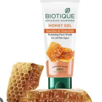 Honey Gel Soothe & Nourish Foaming Face Wash 100 Ml